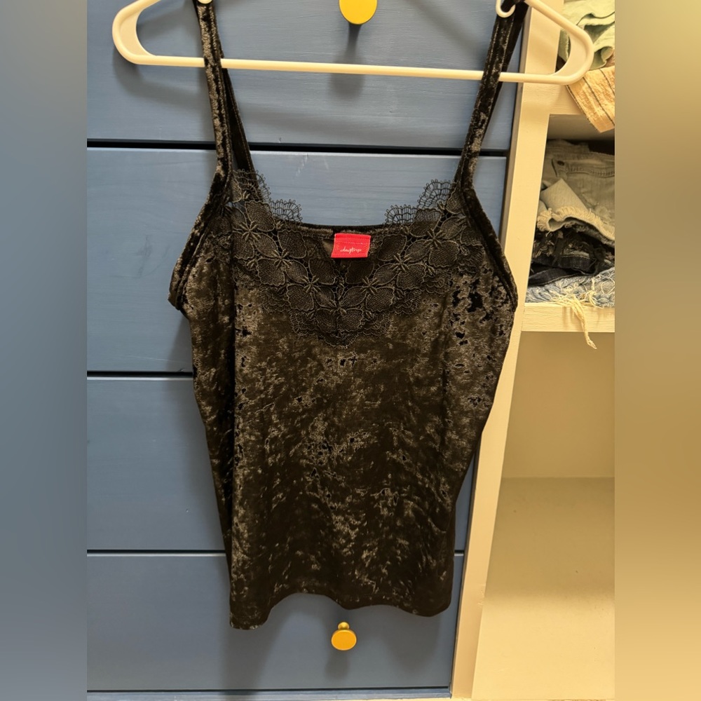 Buckle Tank